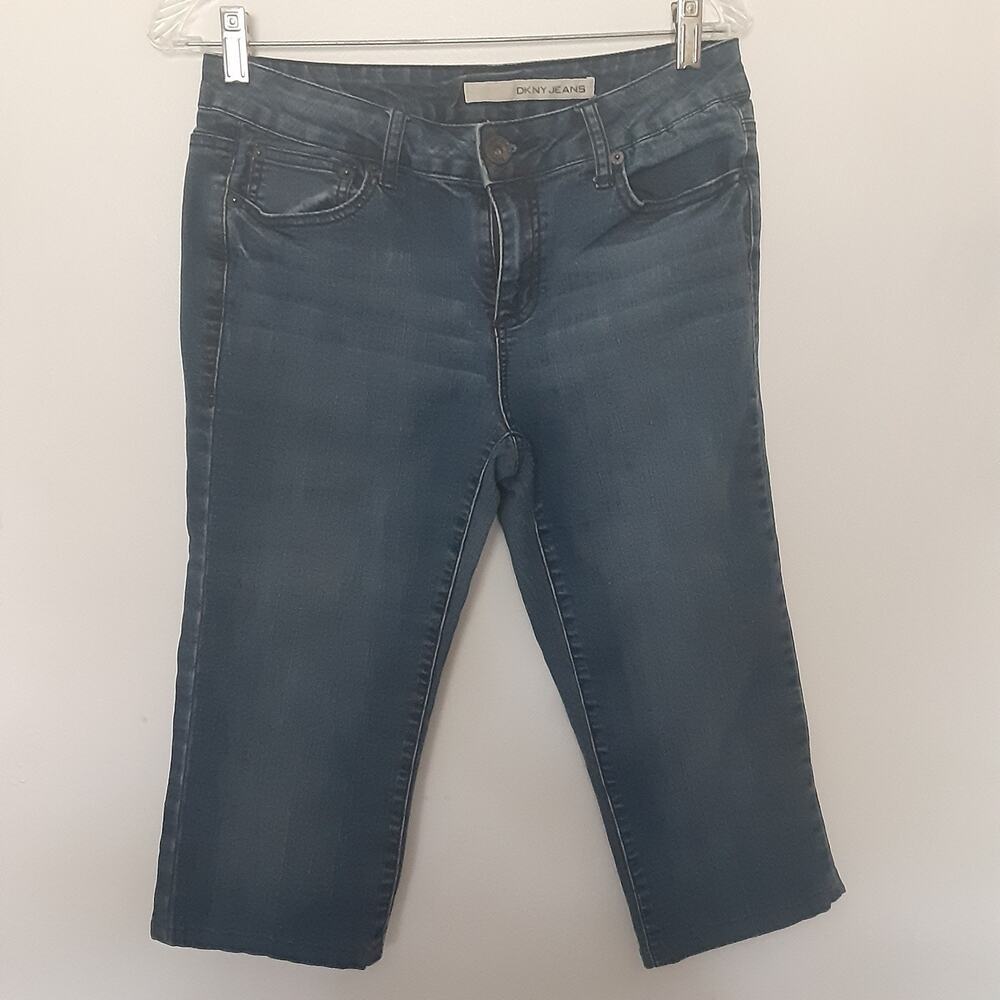 DKNY Women’s Jeans Size 6 Embroidered Back Pockets Whiskers Capris